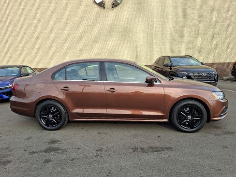 Used 2017 Volkswagen Jetta S w/ Jetta S Cold Weather Package image 7