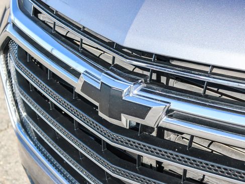 Used 2019 Chevrolet Traverse LT image 11