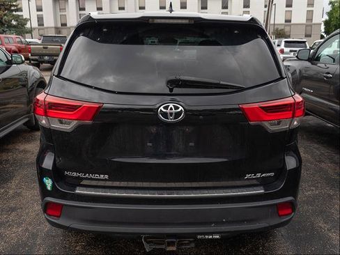 Used 2019 Toyota Highlander XLE AWD/4WD image 6