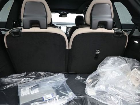 New 2026 Volvo XC90 B6 Plus AWD/4WD image 32