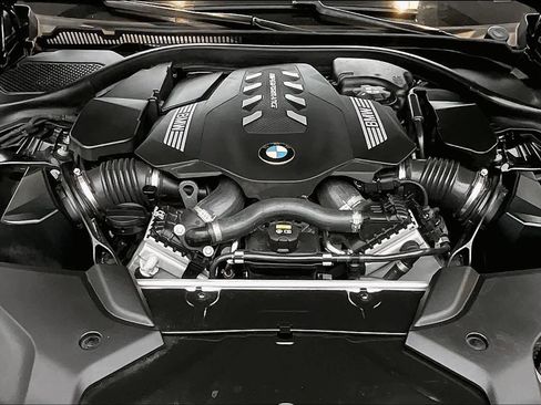 Used 2020 BMW M550i xDrive M550i xDrive w/ Executive Package image 29