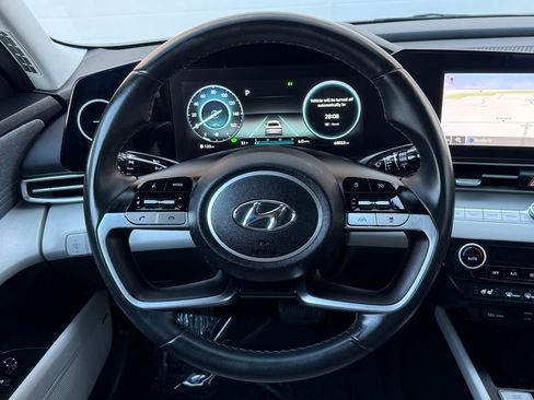 Used 2021 Hyundai Elantra Limited image 34