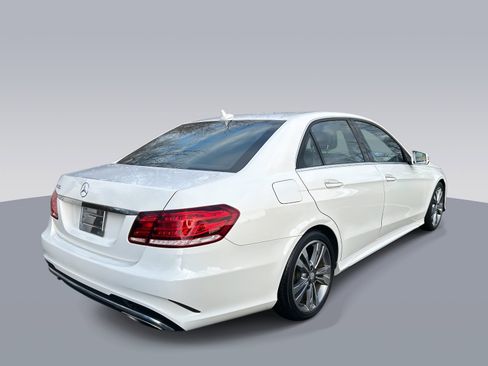 Used 2016 Mercedes-Benz E 350 Sedan image 3