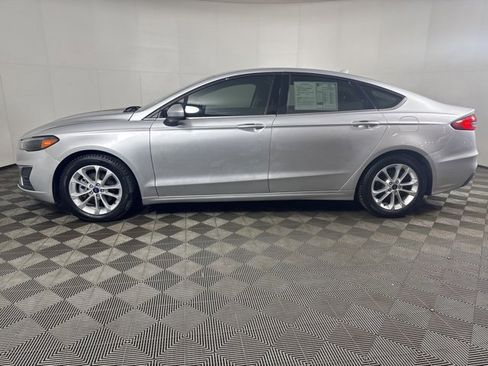 Used 2019 Ford Fusion SE image 7
