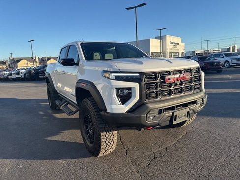 Used 2024 GMC Canyon AT4X w/ AT4X AEV Edition image 10