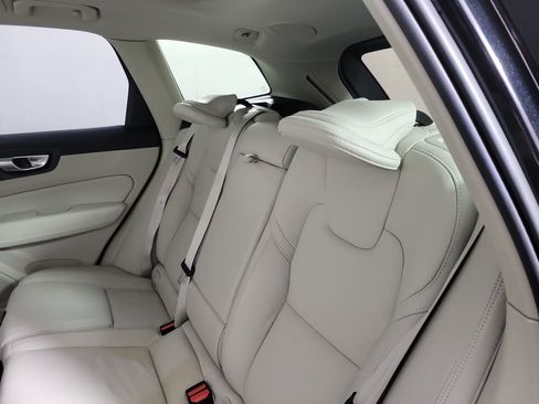 Used 2023 Volvo XC60 B5 Ultimate w/ Protection Package Premier FWD image 15