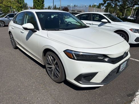 Used 2023 Honda Civic Touring image 3