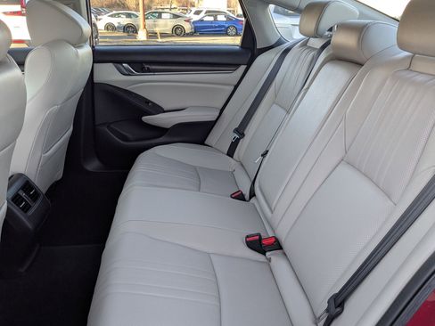 Used 2019 Honda Accord Touring image 35