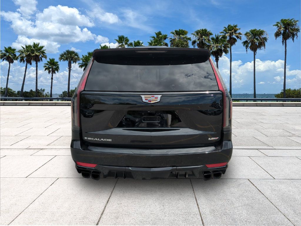 Used 2024 Cadillac Escalade ESV V AWD/4WD image 6