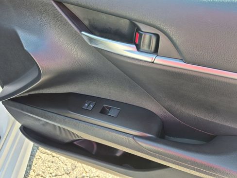 Used 2022 Toyota Camry SE FWD image 25