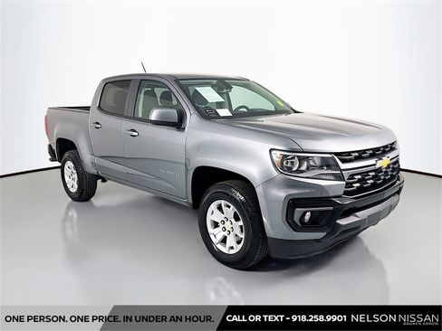 Used 2021 Chevrolet Colorado LT w/ LT Convenience Package image 3
