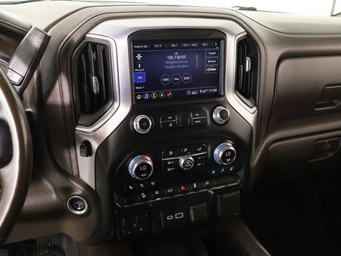 Used 2020 GMC Sierra 1500 SLT AWD/4WD image 5