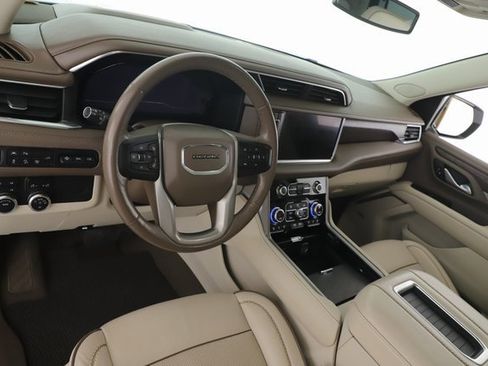 Used 2022 GMC Yukon XL Denali image 17