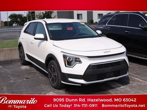 Used 2026 Kia Niro LX FWD image 1
