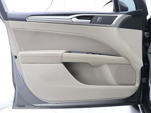 Used 2018 Ford Fusion SE w/ Fusion SE Technology Package FWD image 36