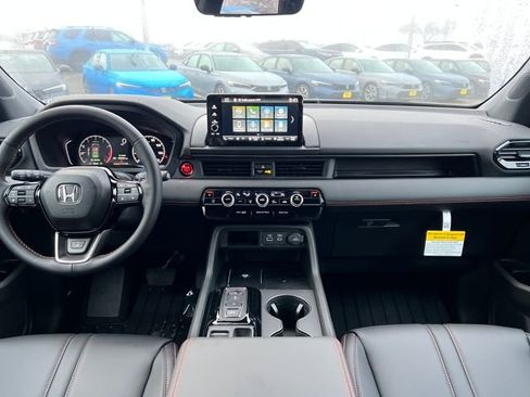 New 2025 Honda Pilot TrailSport image 13