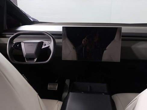 Used 2024 Tesla Cybertruck AWD Crew Cab image 41