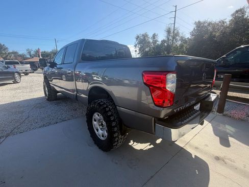 Used 2016 Nissan Titan SV image 6