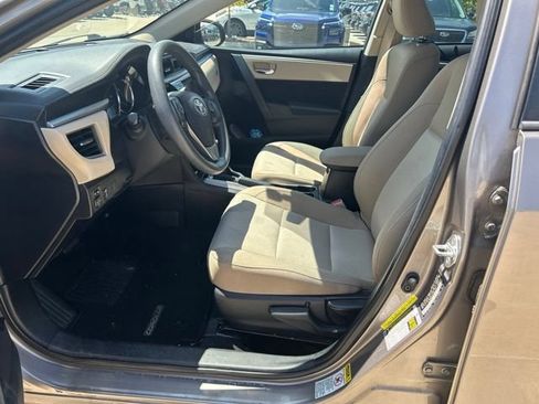 Used 2016 Toyota Corolla LE FWD image 5
