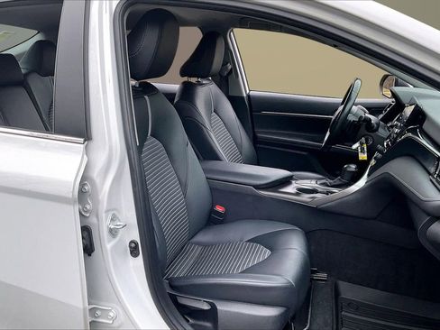 Used 2023 Toyota Camry SE image 23