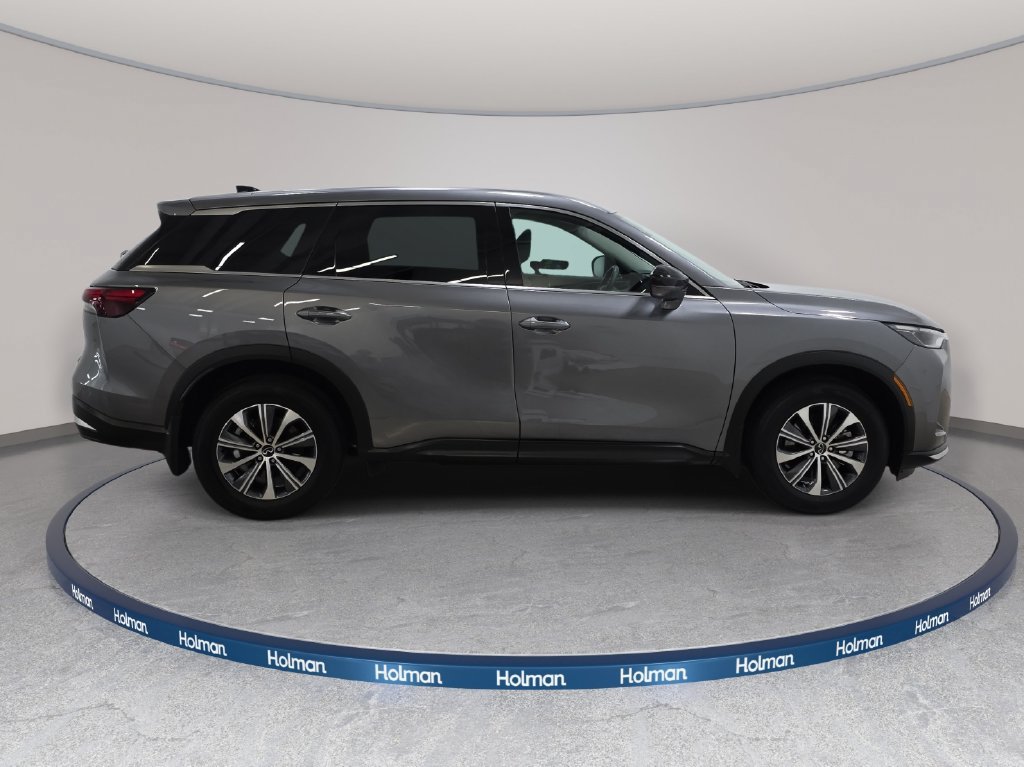 Certified 2026 INFINITI QX60 Pure w/ Cargo Package AWD/4WD image 4