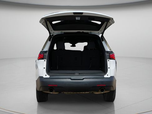 Used 2023 Chevrolet Traverse LT w/ LT Premium Package AWD/4WD image 9