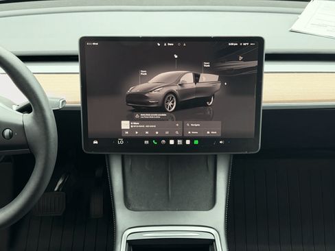 Used 2024 Tesla Model Y Long Range AWD/4WD image 13
