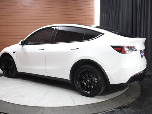 Used 2023 Tesla Model Y Long Range image 48