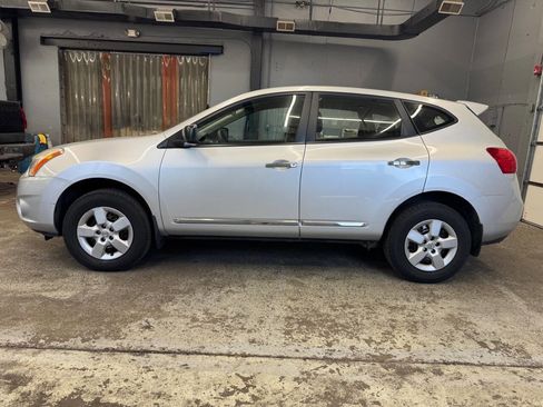 Used 2011 Nissan Rogue S AWD/4WD image 2