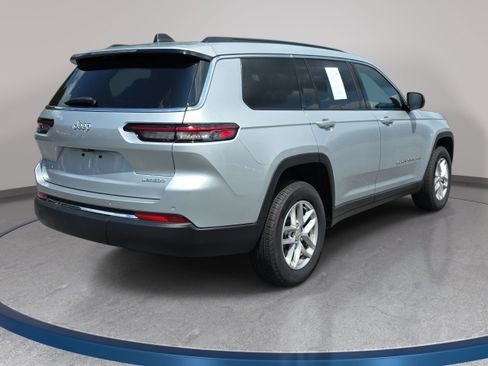 Used 2025 Jeep Grand Cherokee L Laredo w/ Trailer Tow Package AWD/4WD image 5