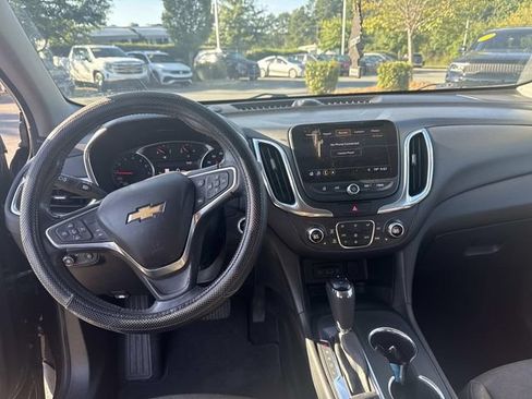 Used 2020 Chevrolet Equinox LT FWD image 3