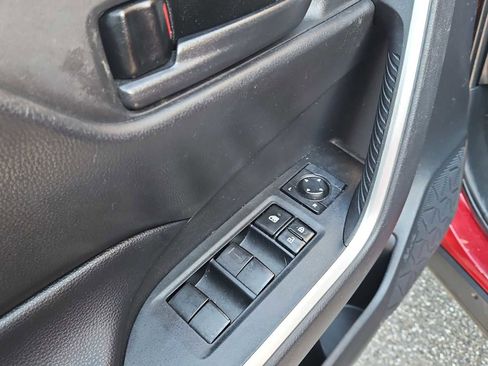 Used 2021 Toyota RAV4 LE image 17