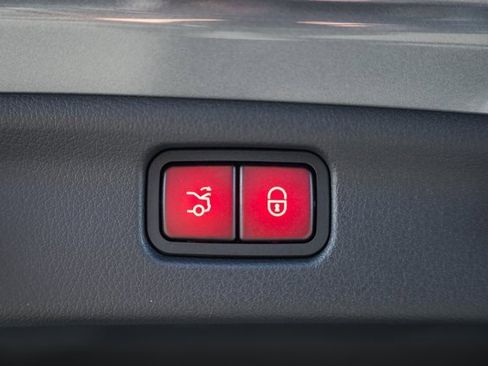 Used 2022 Mercedes-Benz C 300 4MATIC Sedan image 12