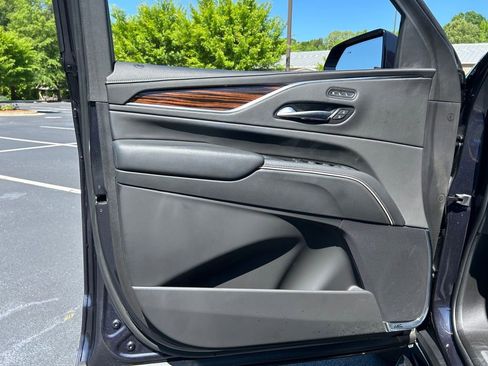 Used 2023 Cadillac Escalade Premium Luxury RWD image 60