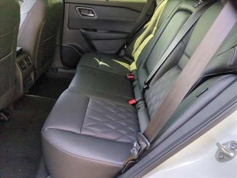 New 2026 Nissan Rogue Platinum image 14