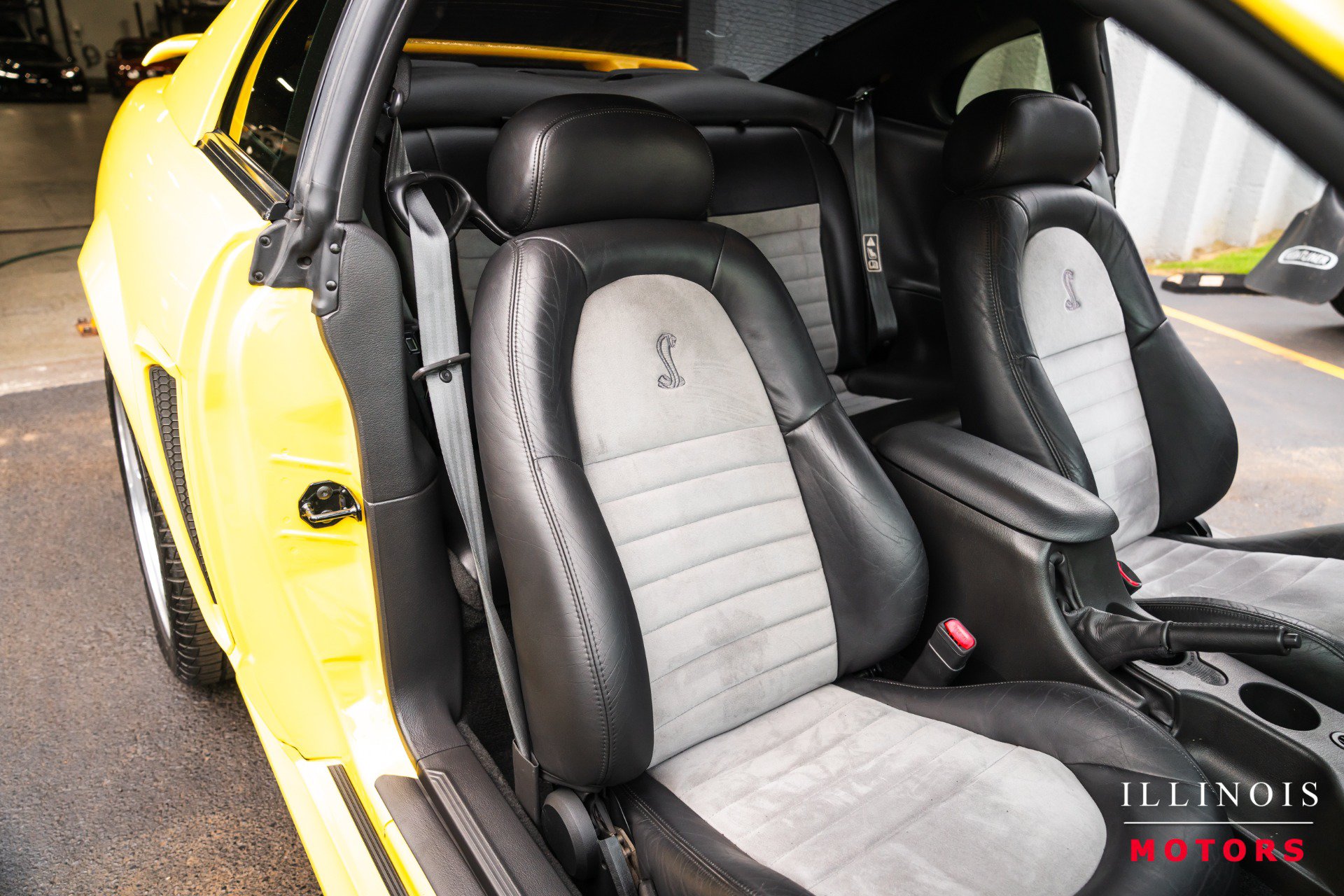 Used 2001 Ford Mustang Cobra RWD image 27