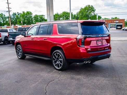 New 2026 Chevrolet Suburban RST AWD/4WD image 5