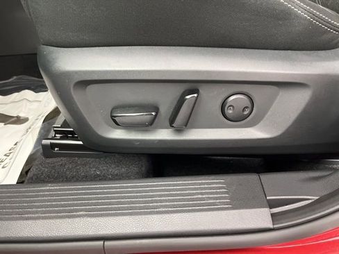 Used 2026 Nissan Rogue SV image 32