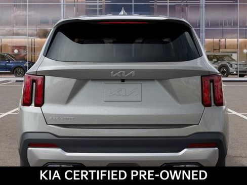 Certified 2026 Kia Sorento LX FWD image 13