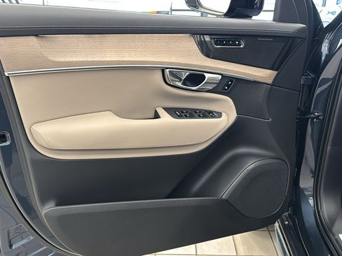 New 2026 Volvo XC90 T8 Ultra w/ Protection Package AWD/4WD image 21