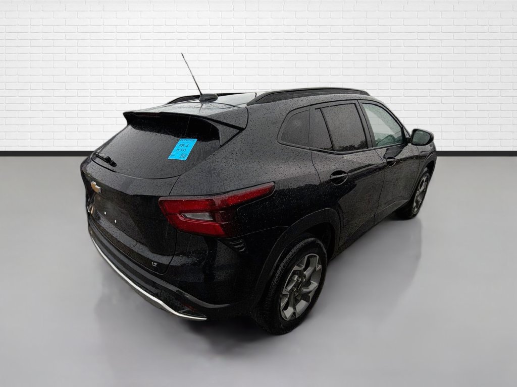 Used 2025 Chevrolet Trax LT w/ Driver Confidence Package FWD image 8