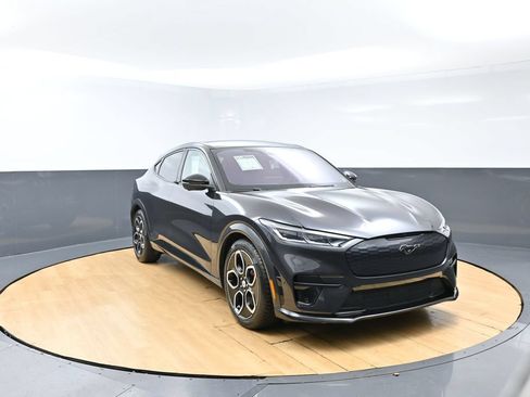 Used 2022 Ford Mustang Mach-E GT AWD/4WD image 40