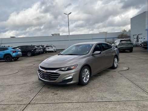 Used 2023 Chevrolet Malibu LT image 3
