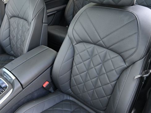 Used 2024 BMW X7 xDrive40i image 11