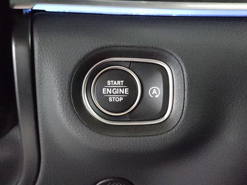 Used 2026 Mercedes-Benz GLE 450 4MATIC w/ Driver Assistance Package image 17