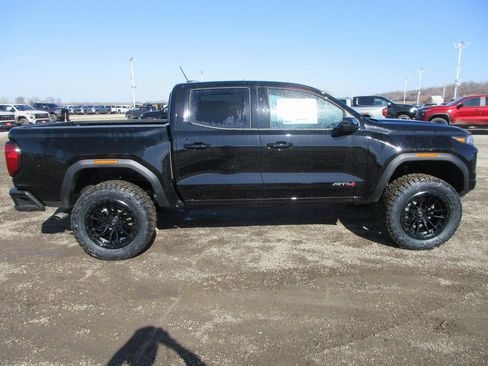 New 2026 GMC Canyon AT4 AWD/4WD image 3