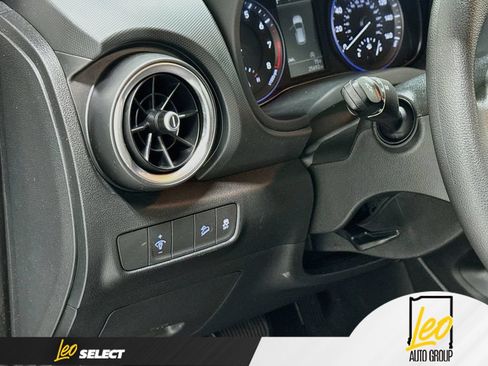 Used 2022 Hyundai Kona SE FWD image 13