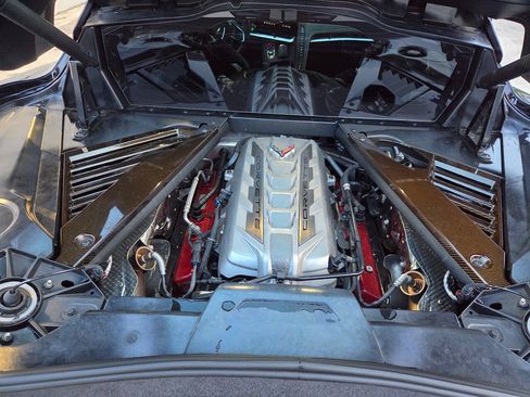 Used 2021 Chevrolet Corvette Stingray Preferred Cpe w/ Z51 Performance Package RWD image 11