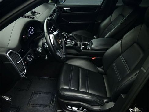 Used 2020 Porsche Cayenne S image 22