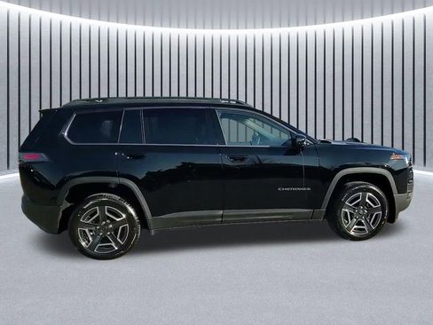 New 2026 Jeep Cherokee Laredo image 5
